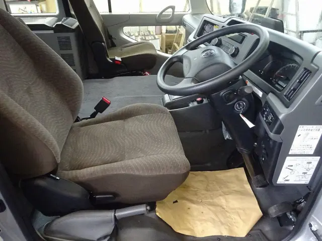 トヨタ コースター 2WG-GDB110(2WD)の写真4