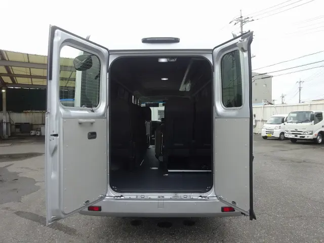 トヨタ コースター 2WG-GDB110(2WD)の写真9