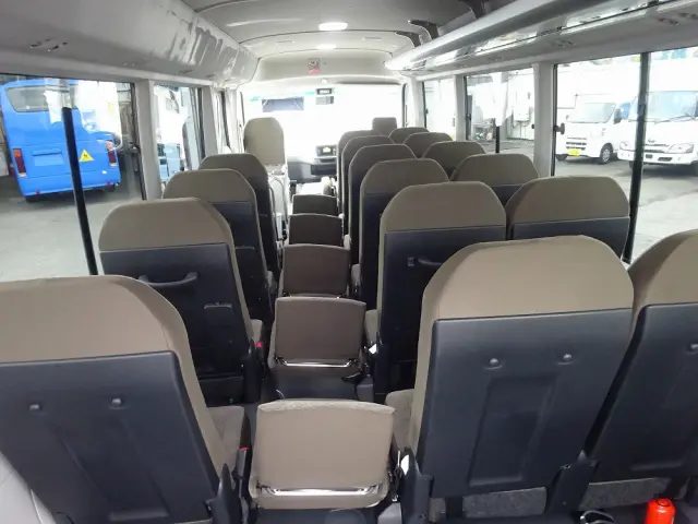 トヨタ コースター 2WG-GDB110(2WD)の写真14