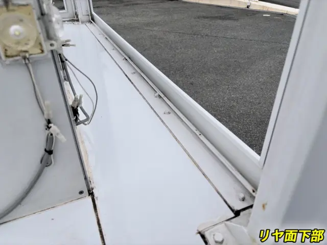 いすゞ エルフ BKG-NLR85AR(2WD)の写真22