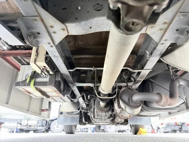 いすゞ エルフ BKG-NLR85AR(2WD)の写真32
