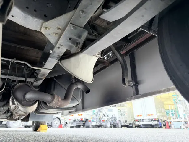 いすゞ エルフ BKG-NLR85AR(2WD)の写真33