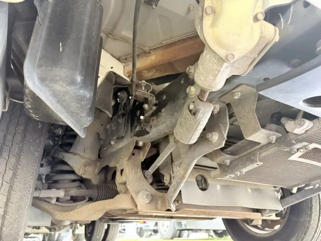 いすゞ エルフ BKG-NLR85AR(2WD)の写真37
