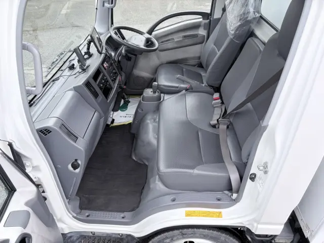 いすゞ エルフ BKG-NLR85AR(2WD)の写真38