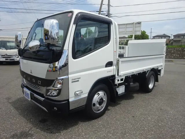 三菱 キャンター 2RG-FBAV0(2WD)の写真1