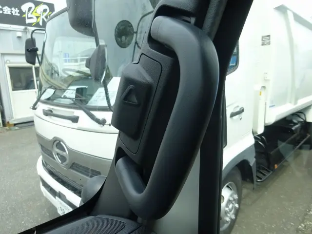 日野 デュトロ 2WG-XZU721M(2WD)の写真38