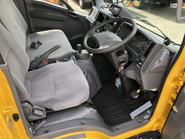 いすゞ エルフ TRG-NLS85AN(4WD)の写真4