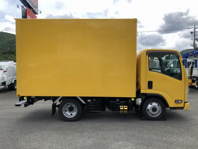 いすゞ エルフ TRG-NLS85AN(4WD)の写真12