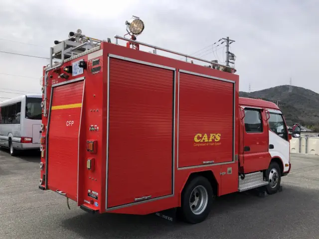 トヨタ ダイナ SKG-XZU640(2WD)の写真2