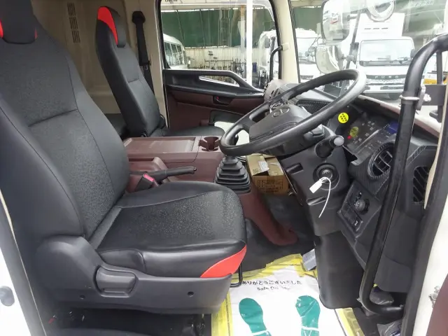 日野 レンジャー 2DG-GD2ABA(2WD)の写真4