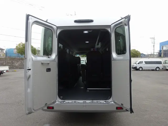 トヨタ コースター 2KG-GDB70(2WD)の写真9