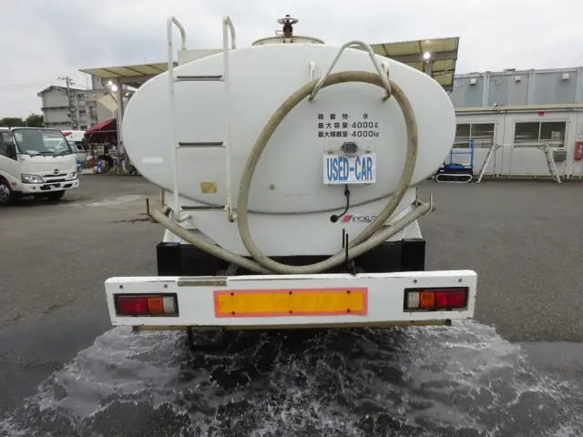 いすゞ エルフ PDG-NPR75N(2WD)の写真3