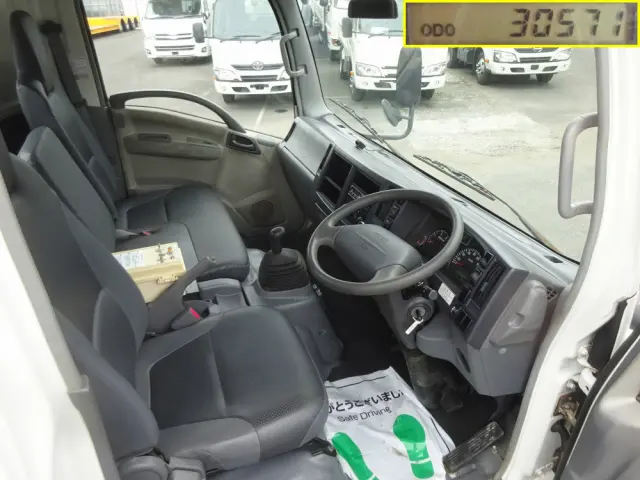 いすゞ エルフ PDG-NPR75N(2WD)の写真4