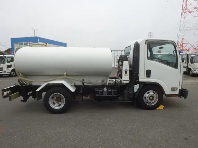 いすゞ エルフ PDG-NPR75N(2WD)の写真7