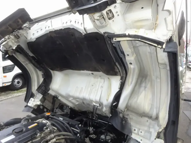 いすゞ エルフ PDG-NPR75N(2WD)の写真31