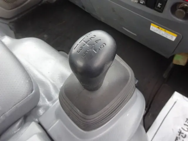 いすゞ エルフ PDG-NPR75N(2WD)の写真38