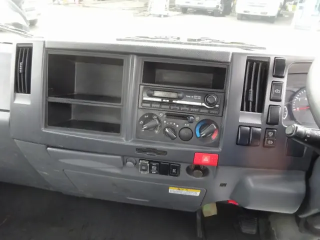 いすゞ エルフ PDG-NPR75N(2WD)の写真40