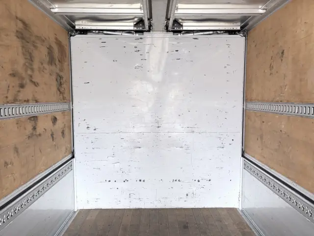 いすゞ ギガ 2PG-CYL77C(6x2)の写真14