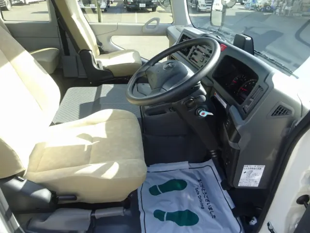 トヨタ コースター 2KG-GDB70(2WD)の写真4