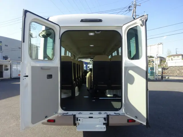 トヨタ コースター 2KG-GDB70(2WD)の写真9