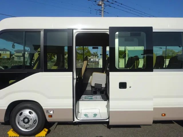 トヨタ コースター 2KG-GDB70(2WD)の写真21