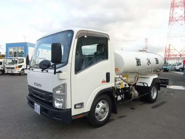 いすゞ エルフ 2PG-NPR88N(2WD)の写真1