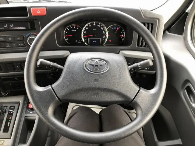 トヨタ コースター 2KG-GDB70(2WD)の写真36