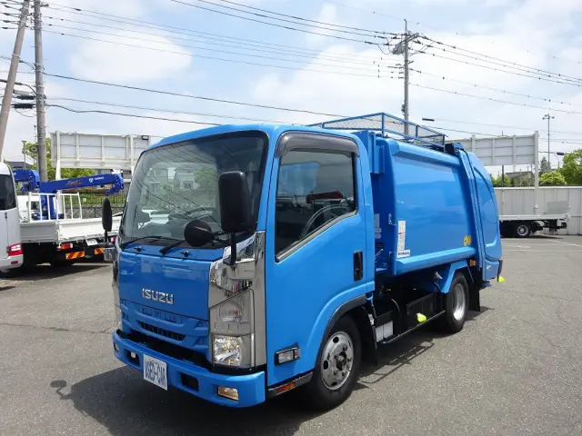 いすゞ フォワード 2RG-NMR88AN(2WD)の写真1