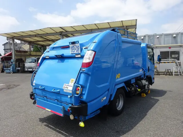 いすゞ フォワード 2RG-NMR88AN(2WD)の写真2