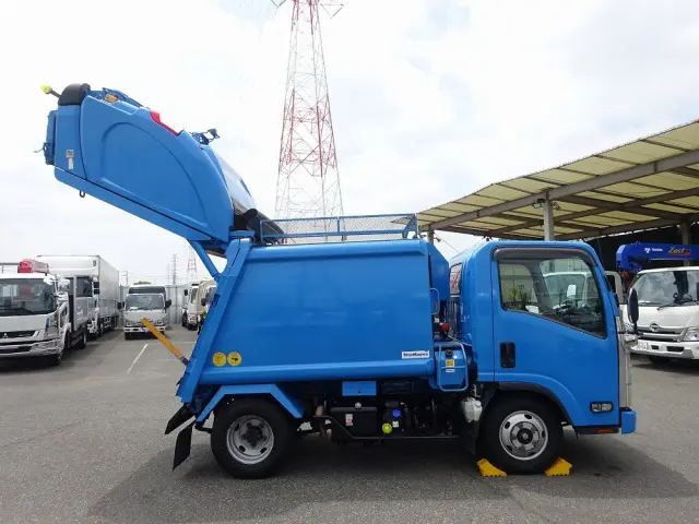 いすゞ フォワード 2RG-NMR88AN(2WD)の写真7