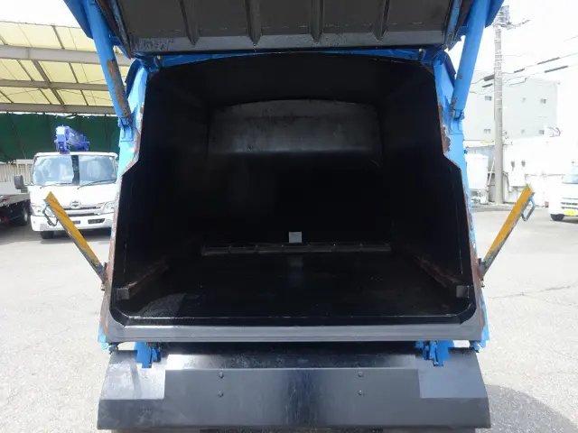 いすゞ フォワード 2RG-NMR88AN(2WD)の写真11