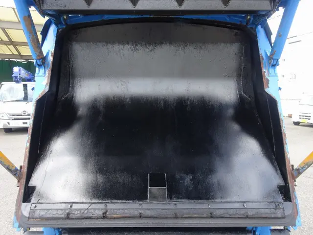 いすゞ フォワード 2RG-NMR88AN(2WD)の写真13