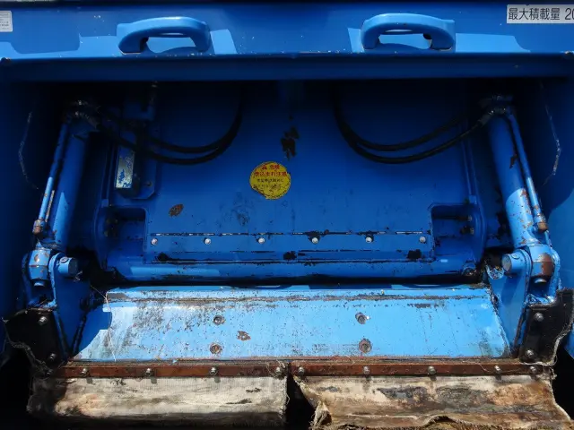 いすゞ フォワード 2RG-NMR88AN(2WD)の写真15