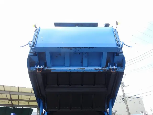 いすゞ フォワード 2RG-NMR88AN(2WD)の写真17