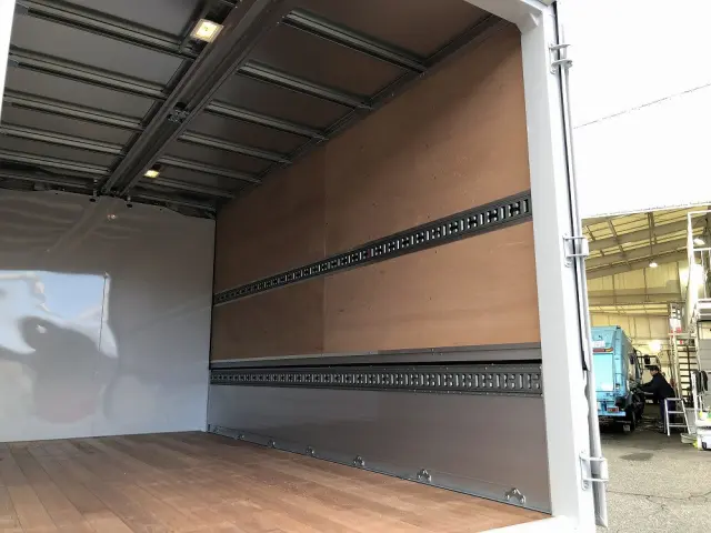 三菱 キャンター 2PG-FEB90(2WD)の写真12