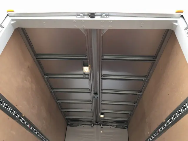 三菱 キャンター 2PG-FEB90(2WD)の写真13