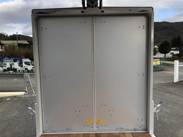 三菱 キャンター 2PG-FEB90(2WD)の写真16