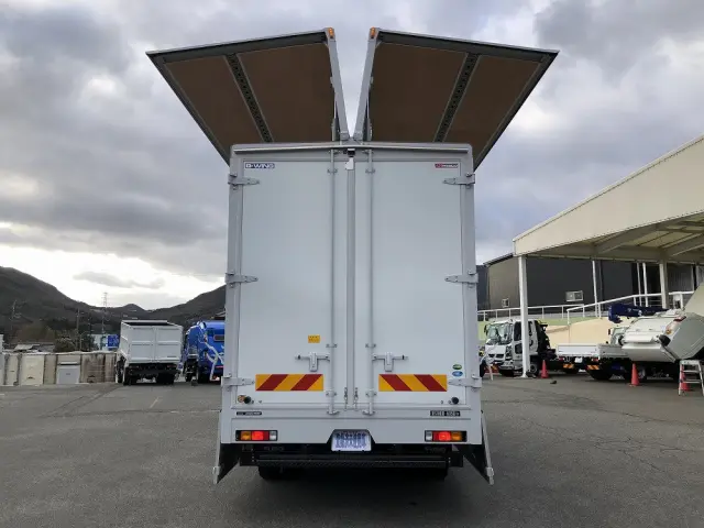 三菱 キャンター 2PG-FEB90(2WD)の写真18