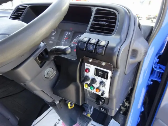 日産 アトラス PB-AKR81AN(2WD)の写真38