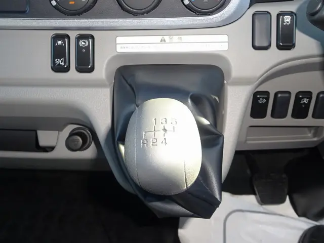 三菱 キャンター 2PG-FEB80(2WD)の写真35