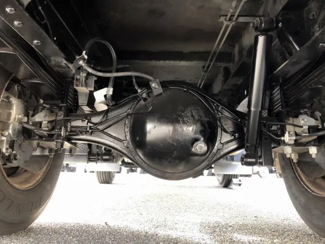 いすゞ エルフ 2PG-NPR88YN(2WD)の写真9