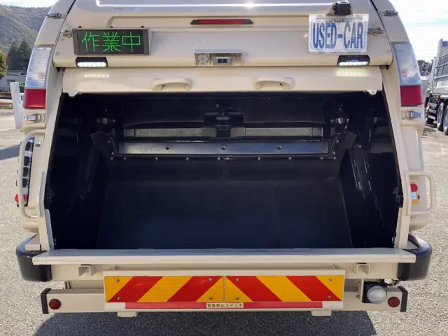 いすゞ エルフ 2PG-NPR88YN(2WD)の写真12
