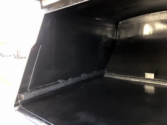 いすゞ エルフ 2PG-NPR88YN(2WD)の写真14