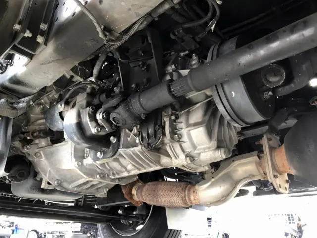 いすゞ エルフ 2PG-NPR88YN(2WD)の写真31