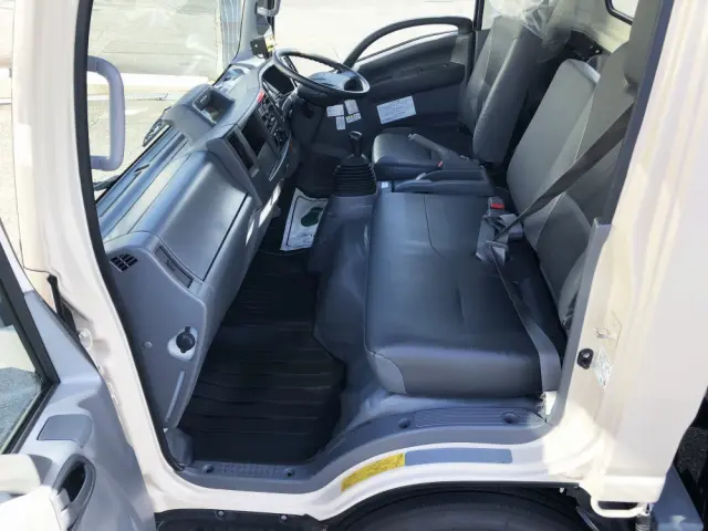 いすゞ エルフ 2PG-NPR88YN(2WD)の写真34