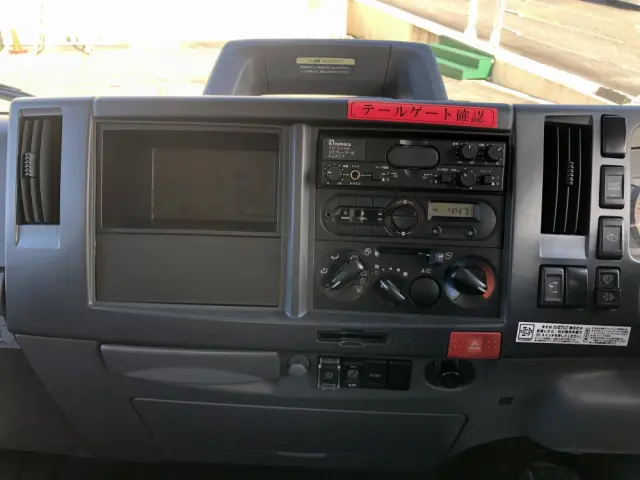 いすゞ エルフ 2PG-NPR88YN(2WD)の写真38