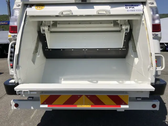 日野 レンジャー 2KG-GC2ABA(2WD)の写真13