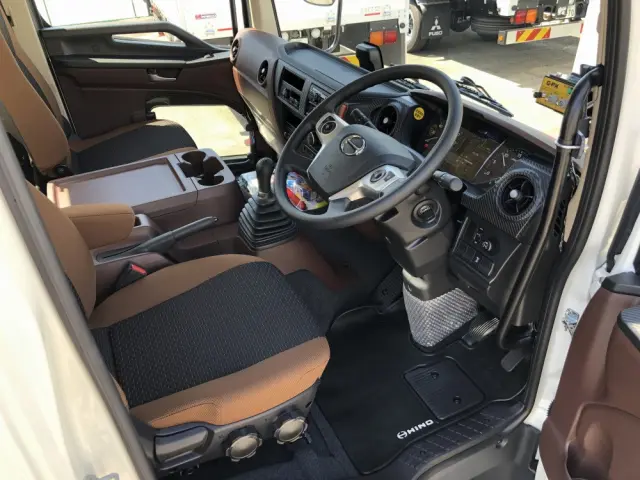 日野 レンジャー 2KG-GC2ABA(2WD)の写真4