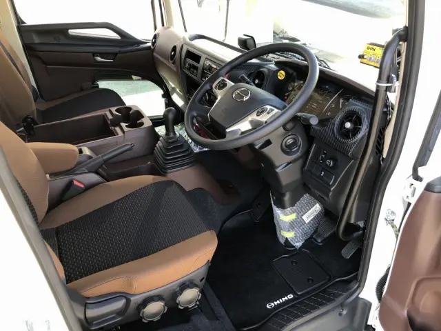 日野 レンジャー 2KG-GC2ABA(2WD)の写真4