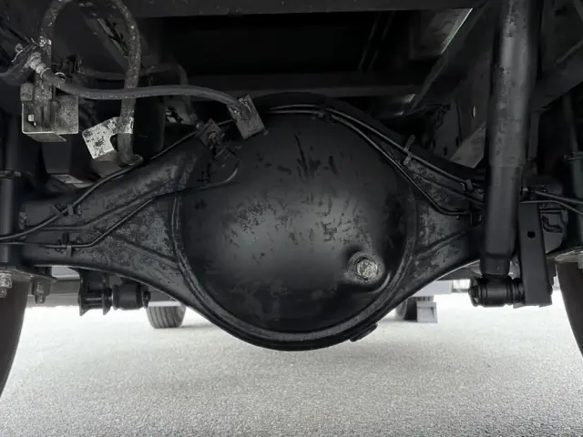 いすゞ エルフ 2PG-NPR88YN(2WD)の写真9